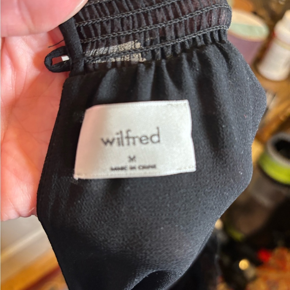 Wilfred Black Sheer Cuff Blouse Size M EUC - Picture 12 of 12